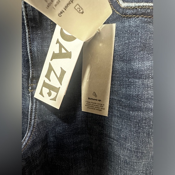 NWT DAZE DENIM The Lovergirl Roller Jean - Picture 10 of 15